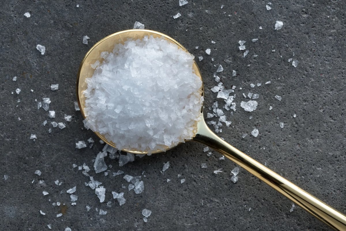 Coarse sea salt crystals for sourdough bread baking